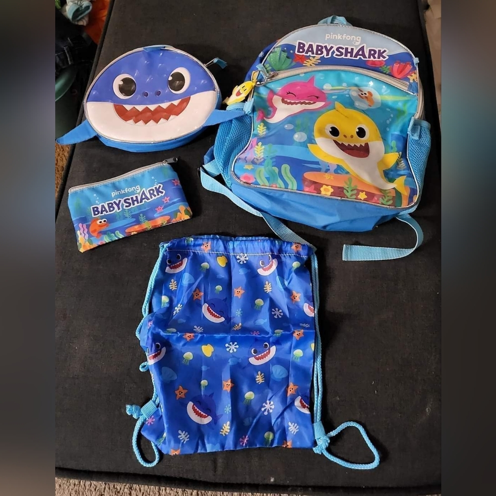 4 piece Baby shark book bag set